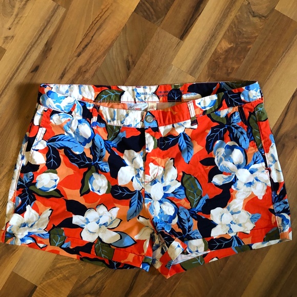 GAP Pants - Gap 4inch Girlfriend Shorts size 18 NEVER WORN!